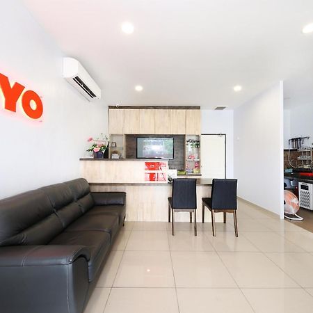 OYO 778 Bmw 2 Hotel Muar Buitenkant foto