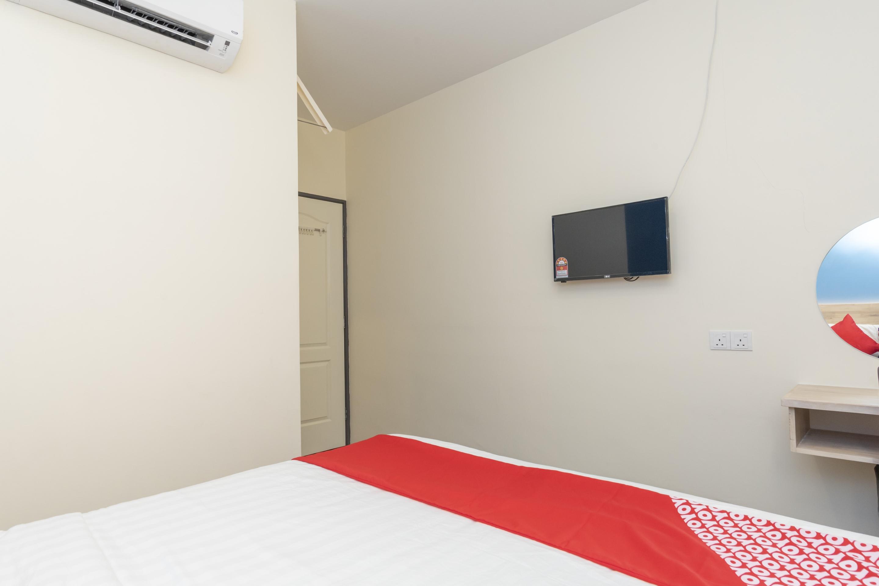 OYO 778 Bmw 2 Hotel Muar Buitenkant foto