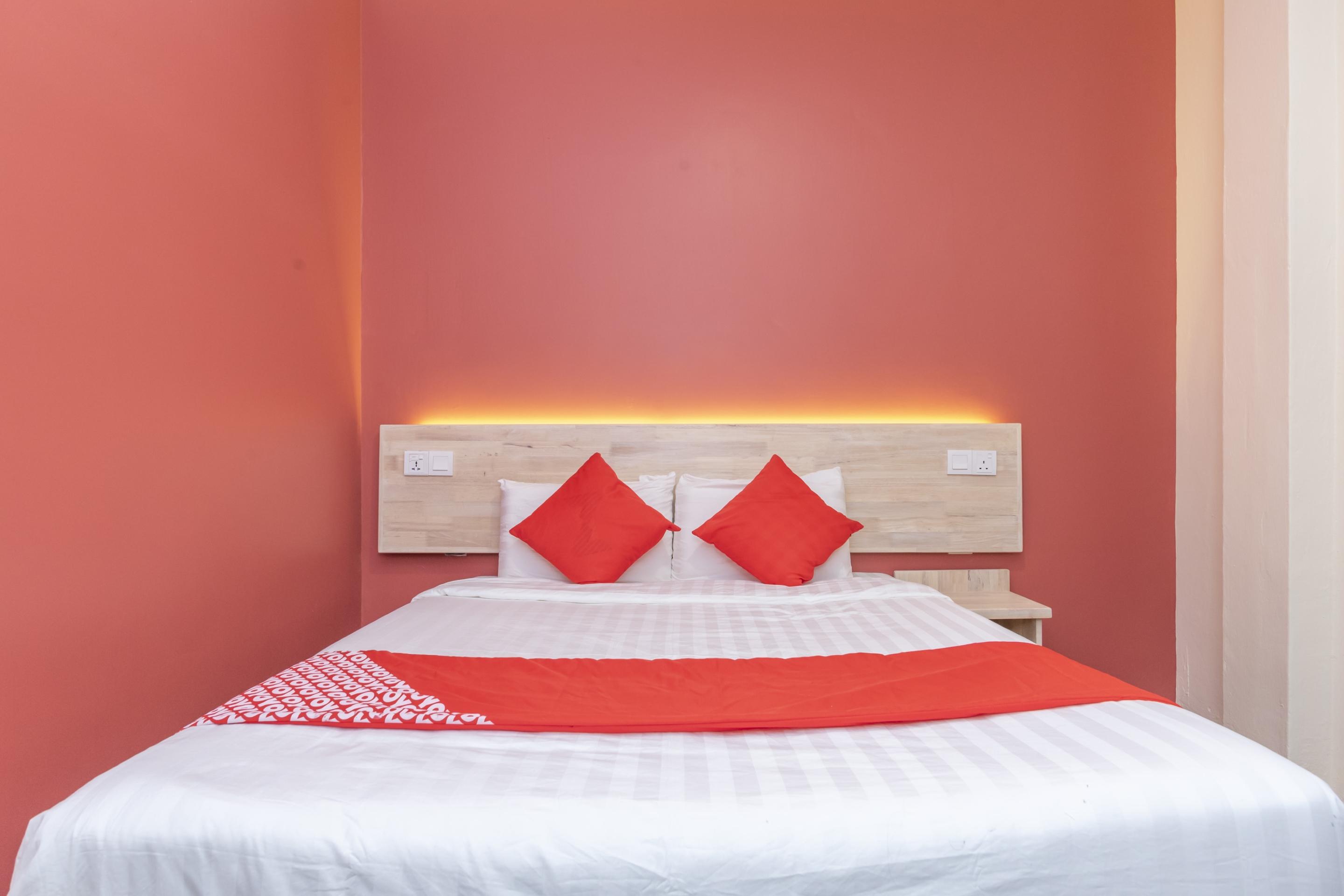 OYO 778 Bmw 2 Hotel Muar Buitenkant foto