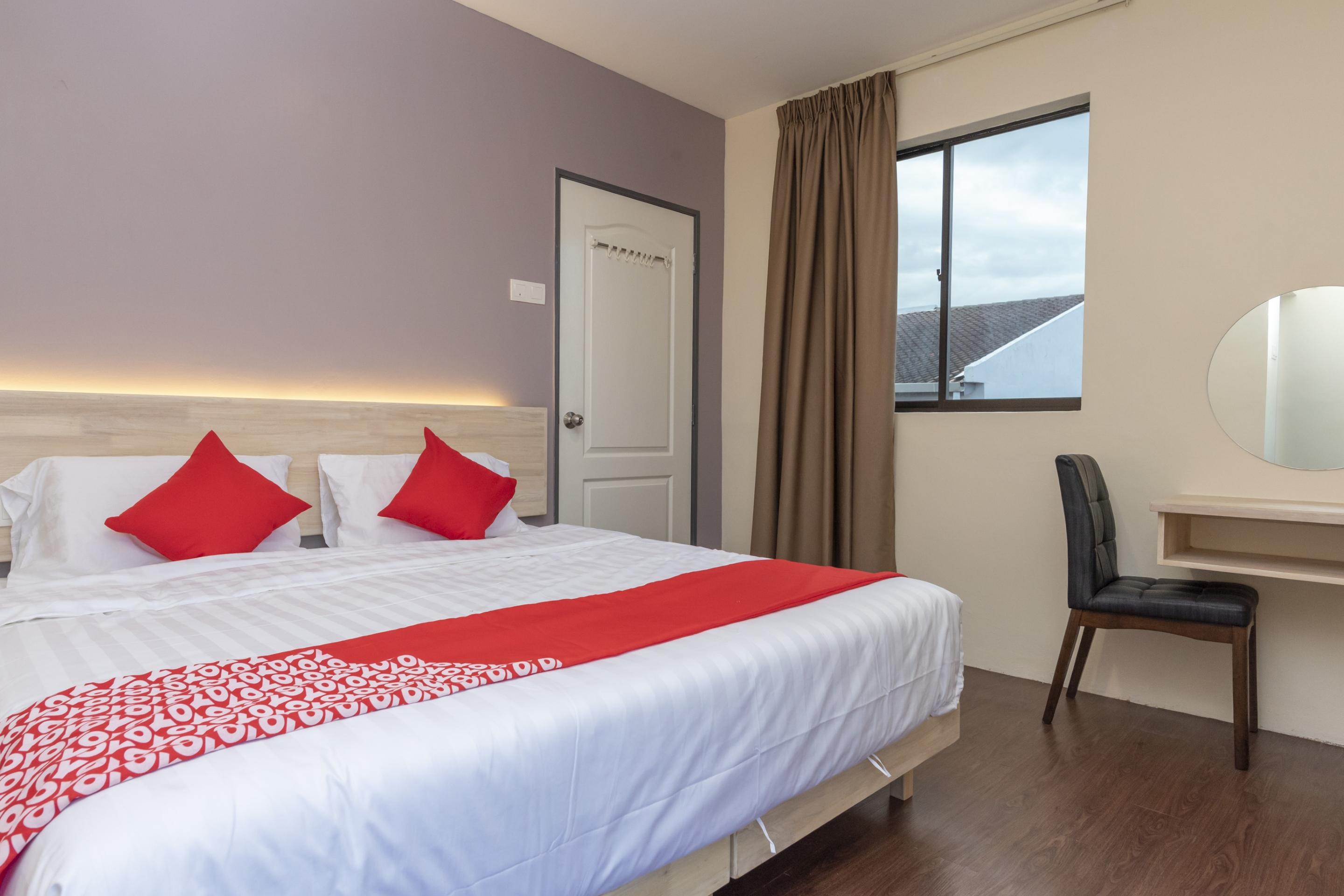 OYO 778 Bmw 2 Hotel Muar Buitenkant foto