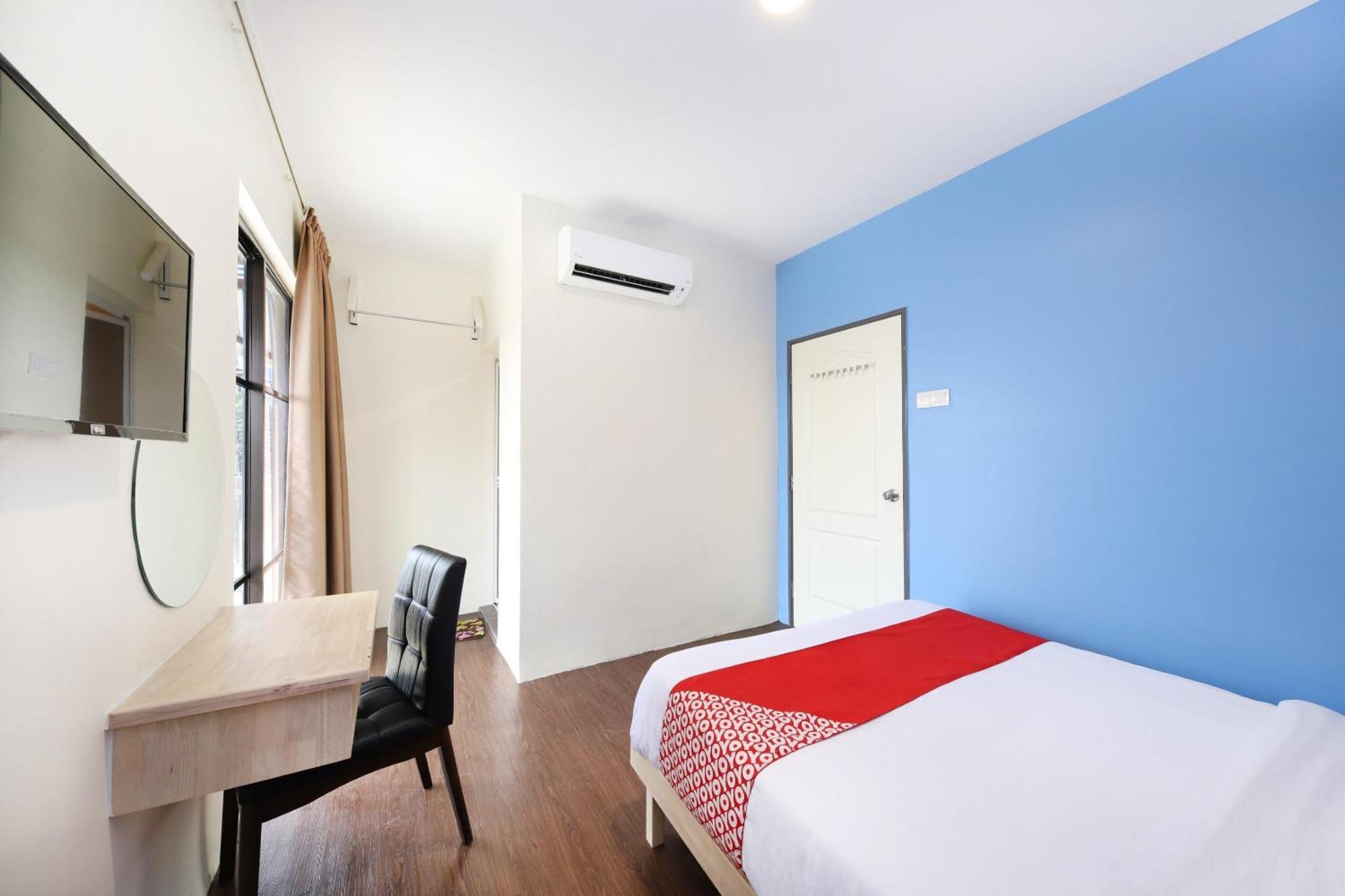 OYO 778 Bmw 2 Hotel Muar Buitenkant foto