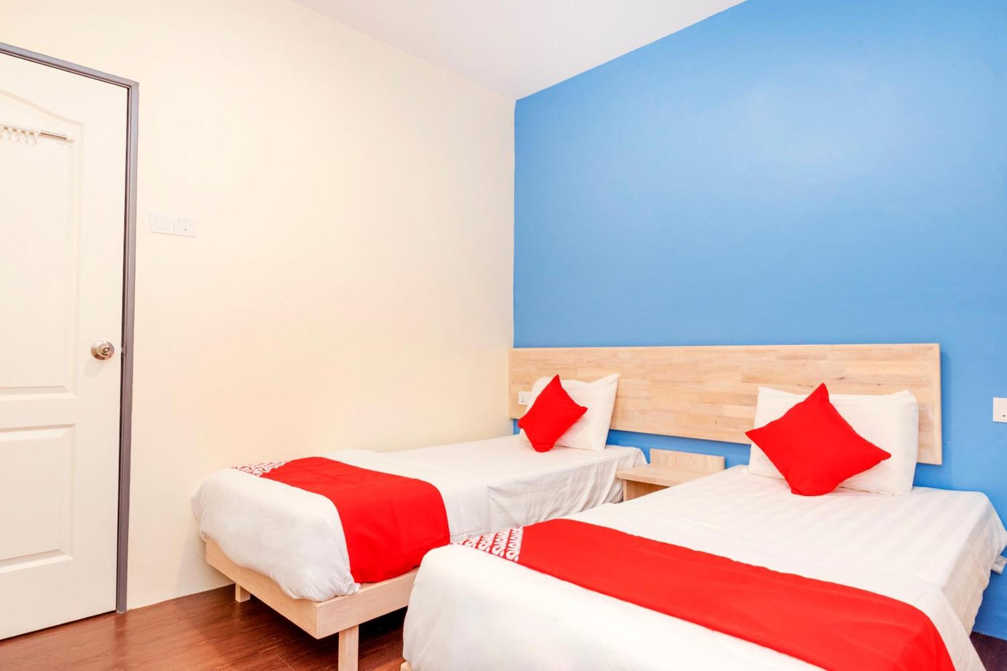 OYO 778 Bmw 2 Hotel Muar Buitenkant foto