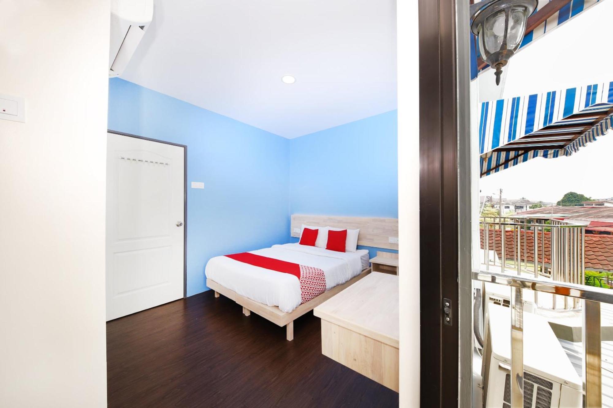 OYO 778 Bmw 2 Hotel Muar Buitenkant foto