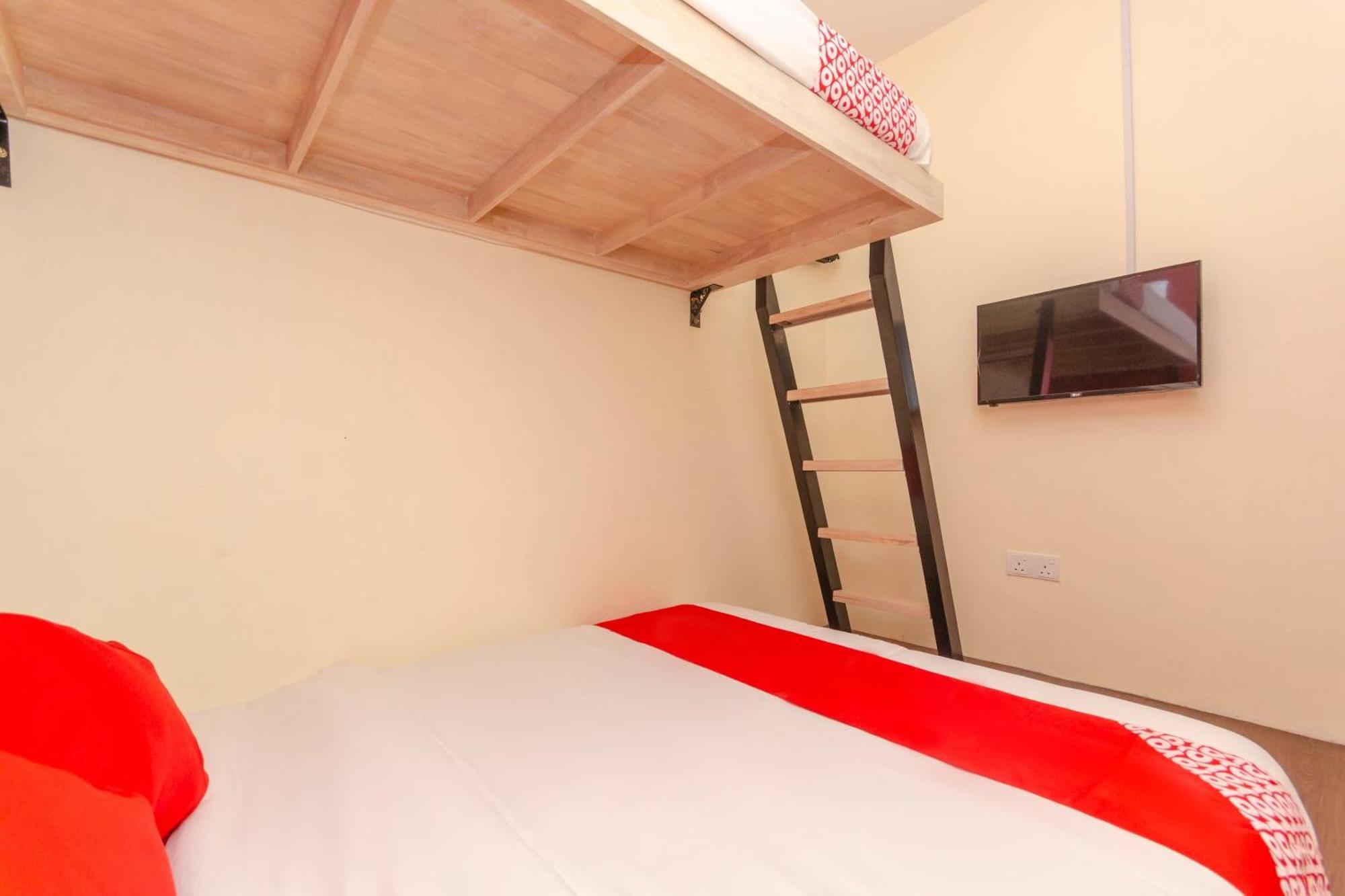 OYO 778 Bmw 2 Hotel Muar Buitenkant foto