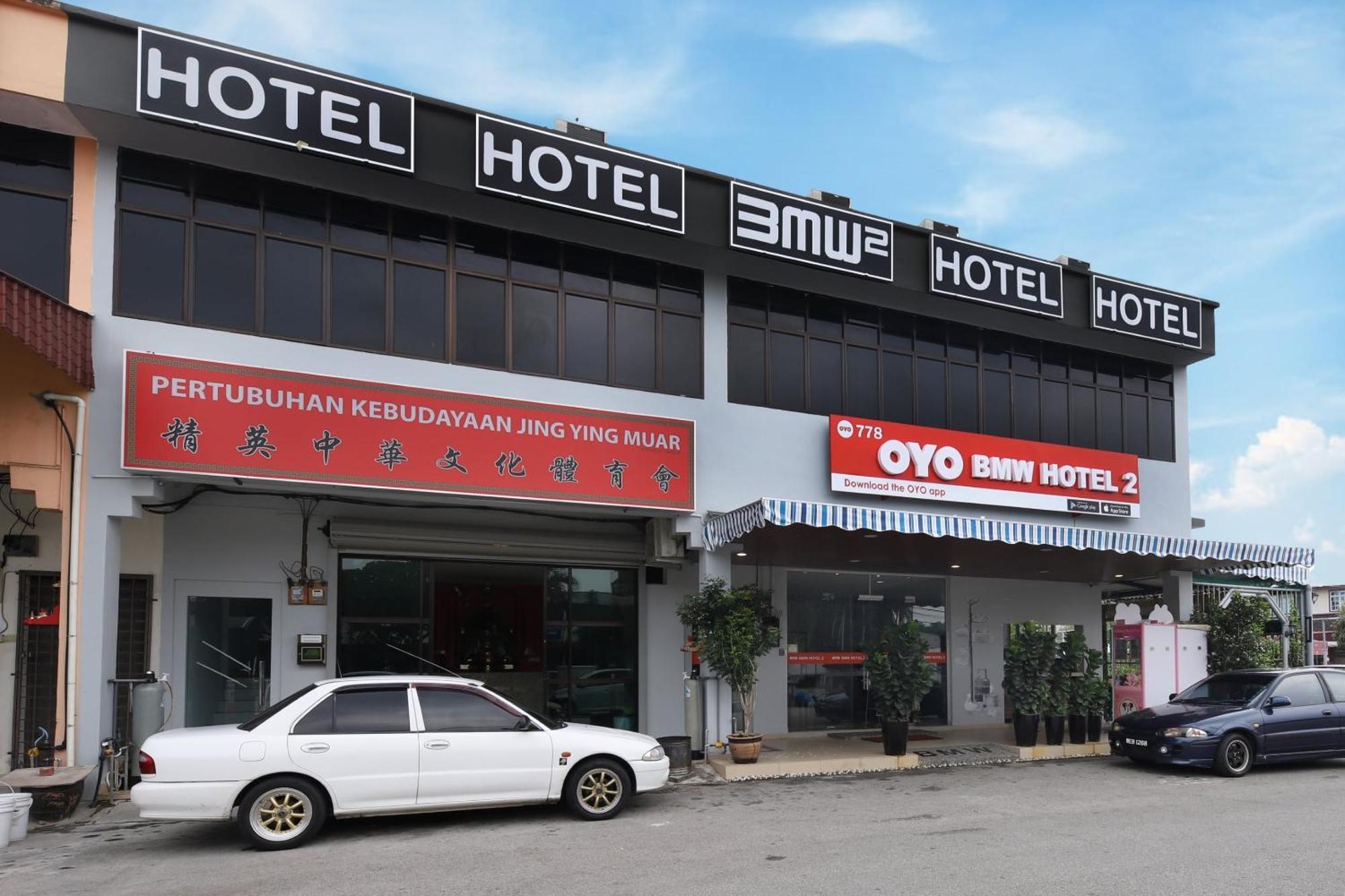 OYO 778 Bmw 2 Hotel Muar Buitenkant foto